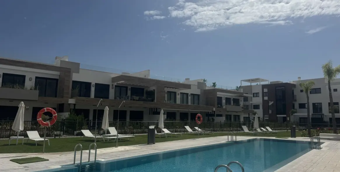 Long-term rent of ground floor apartment in Atalaya 1