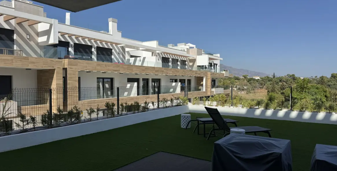 Long-term rent of ground floor apartment in Atalaya 3