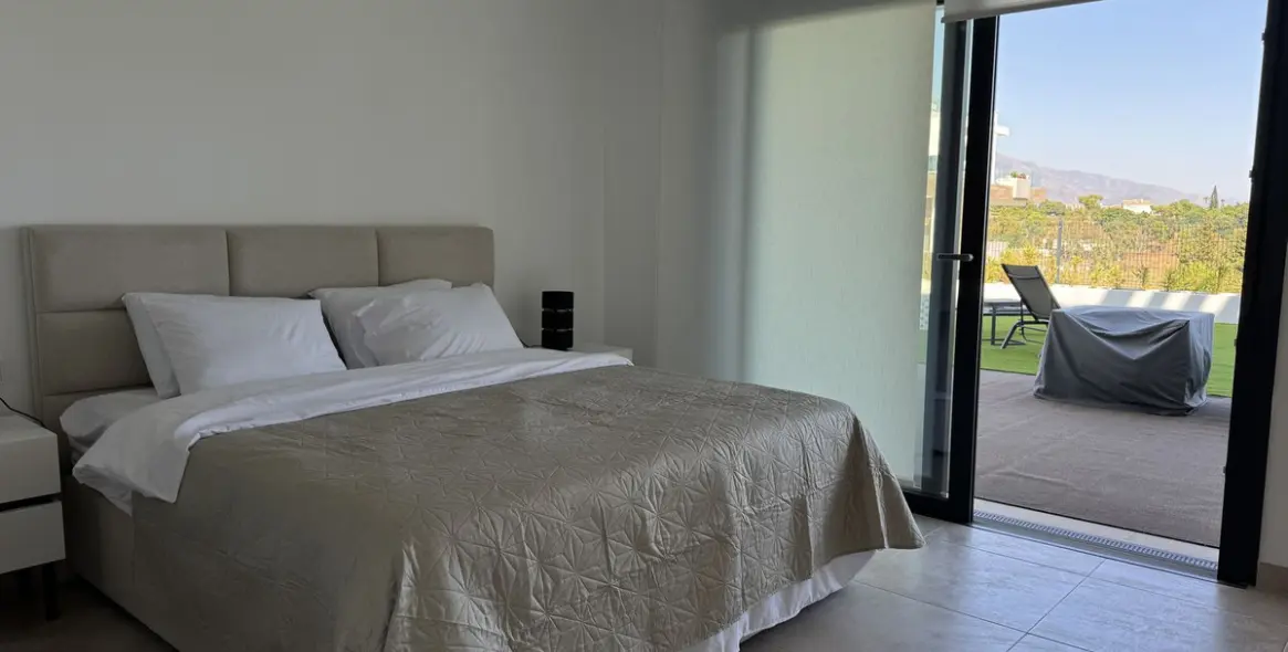 Long-term rent of ground floor apartment in Atalaya 10