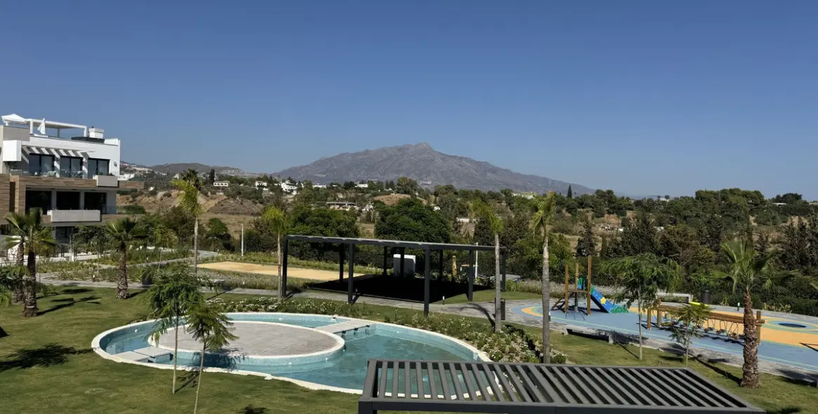 Long-term rent of ground floor apartment in Atalaya 14