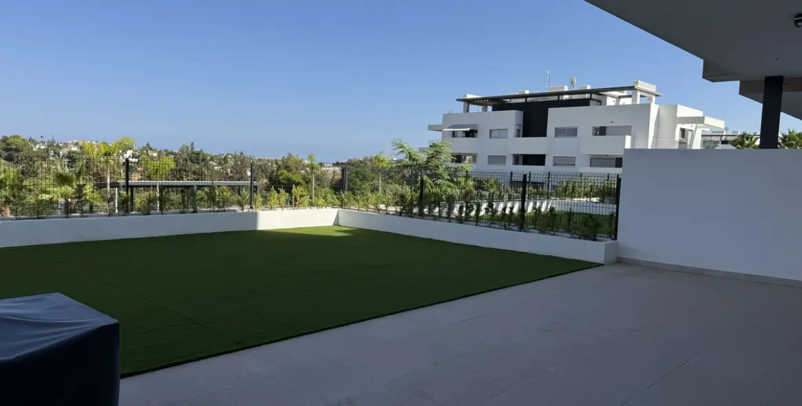 Long-term rent of ground floor apartment in Atalaya 15