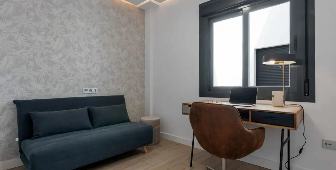 Продажа апартаментов на среднем этаже в Estepona 9