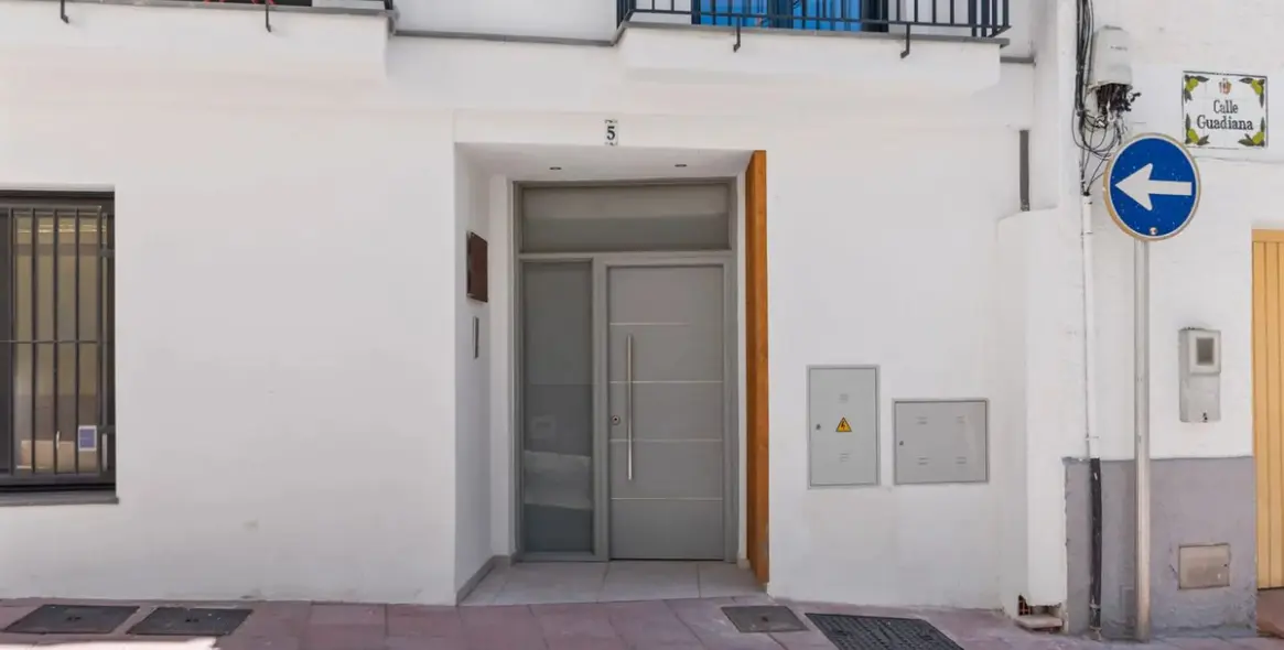 Продажа апартаментов на среднем этаже в Estepona 15