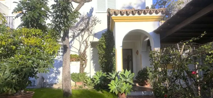 Продажа таунхауса в Estepona 0