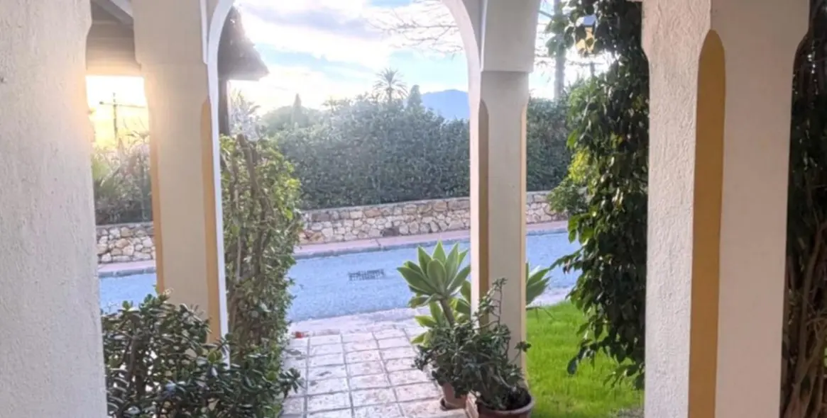 Sale of townhouse in Estepona 3