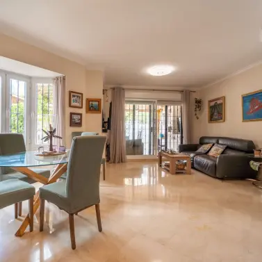 Sale of townhouse in Riviera del Sol