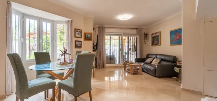 Sale of townhouse in Riviera del Sol 2