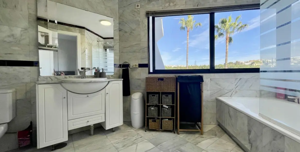 Sale of townhouse in Benalmadena 17