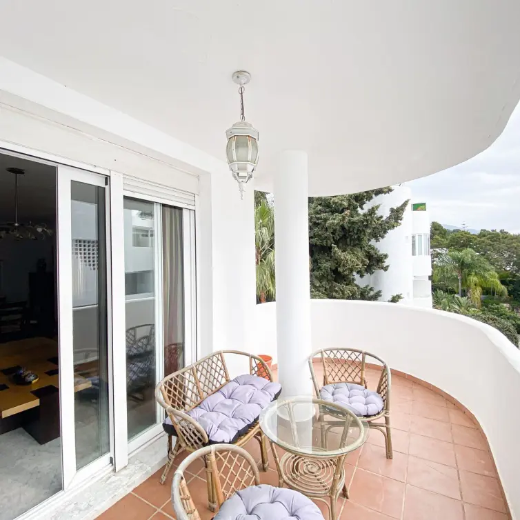 Sale of penthouse duplex in The Golden Mile