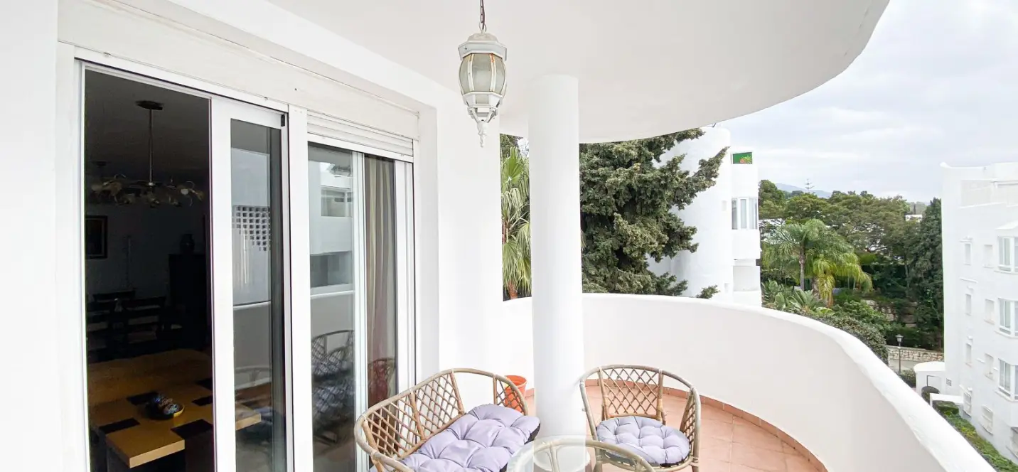 Sale of penthouse duplex in The Golden Mile 3