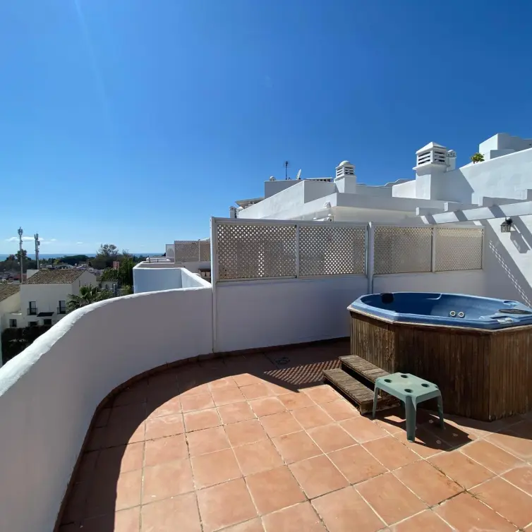 Sale of penthouse duplex in The Golden Mile