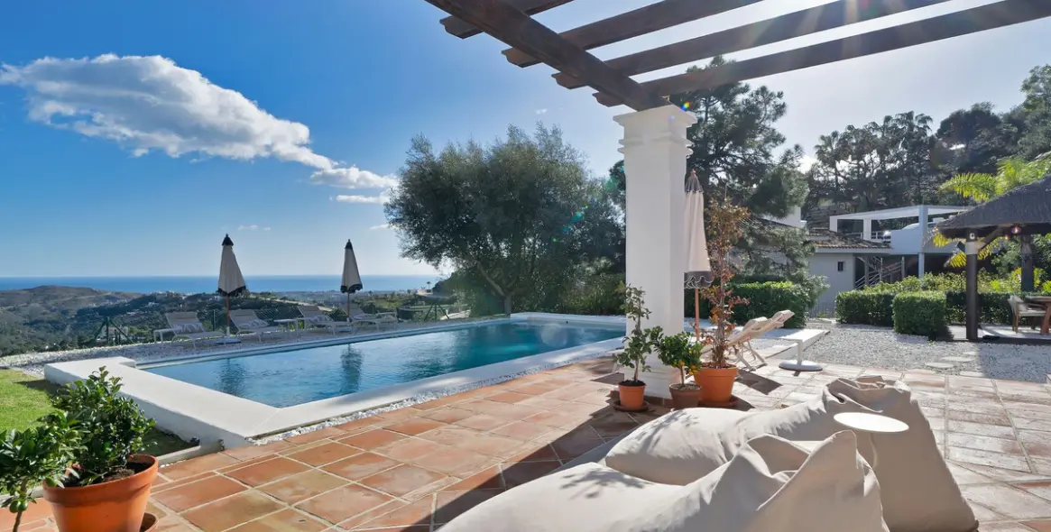 Sale of detached villa in Benahavís 2