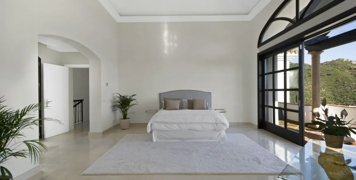 Sale of detached villa in Benahavís 5