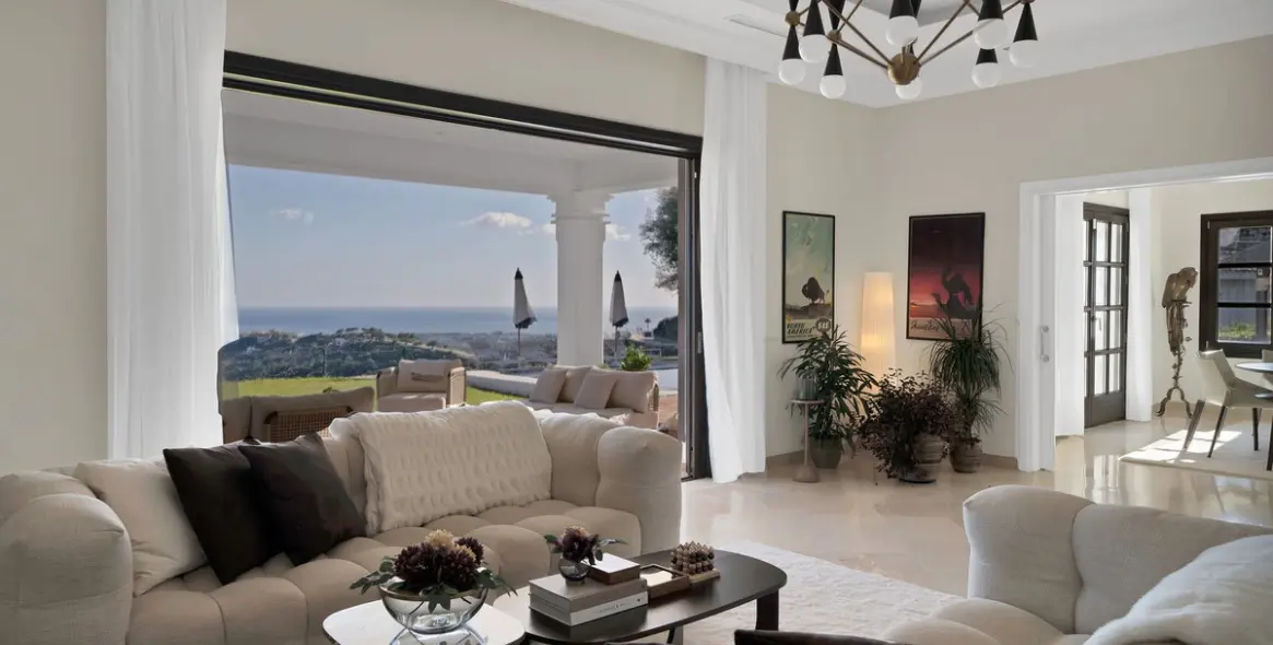 Sale of detached villa in Benahavís 11