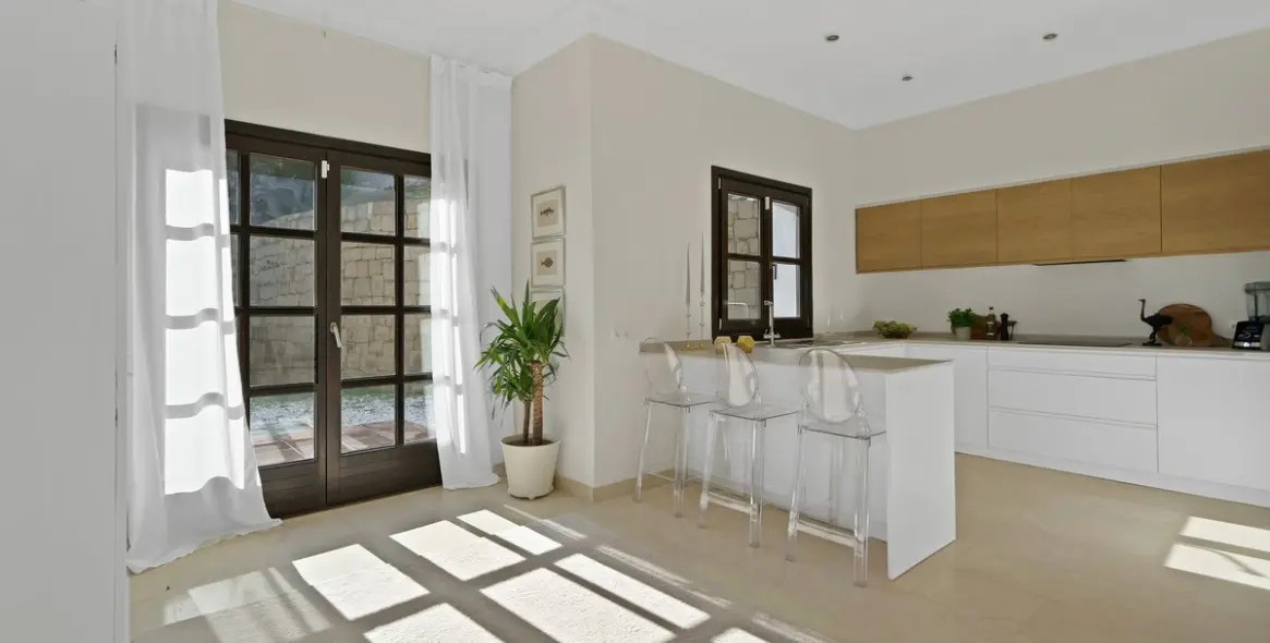 Sale of detached villa in Benahavís 12