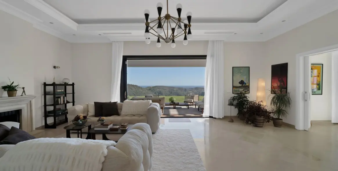 Sale of detached villa in Benahavís 13