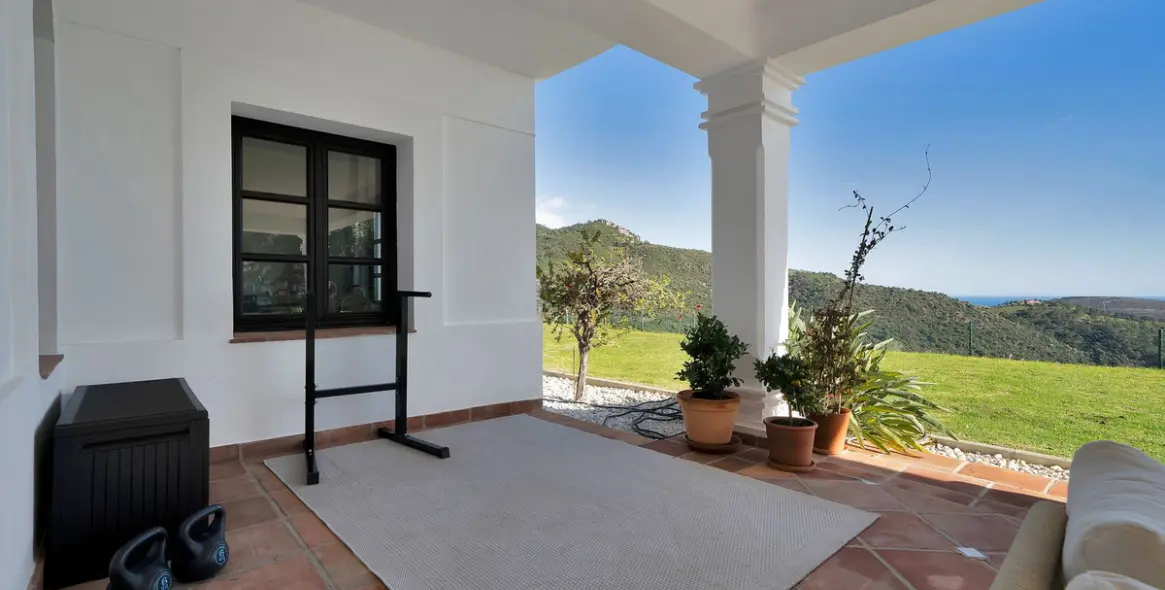 Sale of detached villa in Benahavís 14