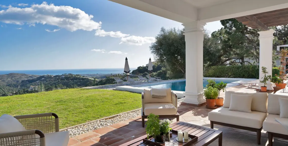 Sale of detached villa in Benahavís 17