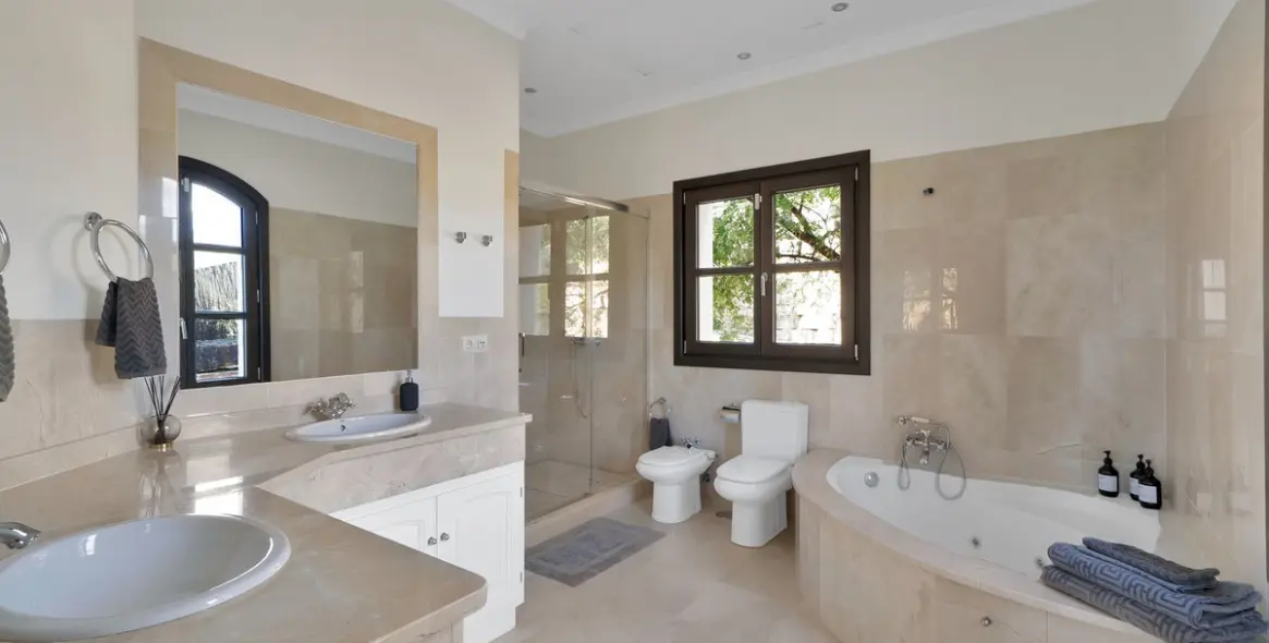 Venta de villa independiente en Benahavís 27