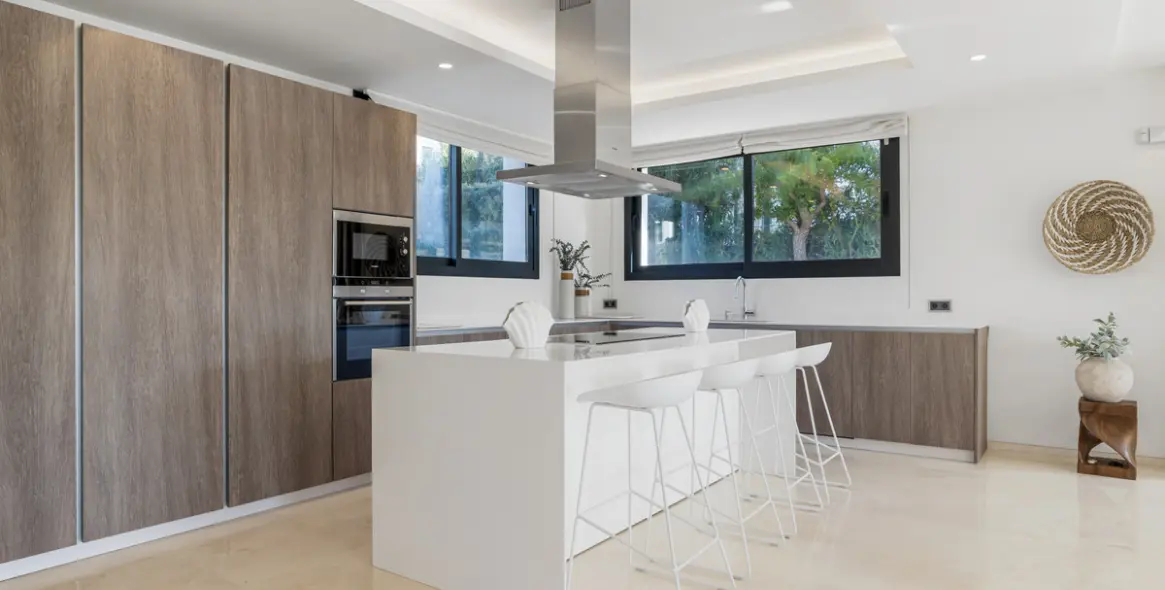 Долгосрочная аренда дома на две семьи в Nueva Andalucía 4