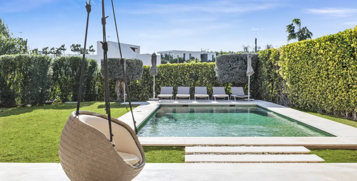 Долгосрочная аренда дома на две семьи в Nueva Andalucía 18