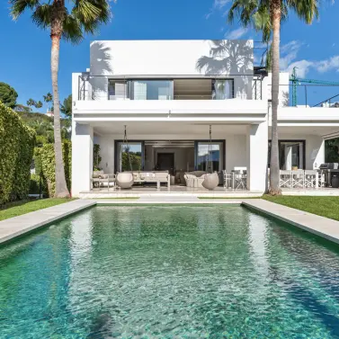 Long-term rent of detached villa in Nueva Andalucía