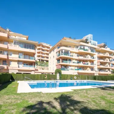 Sale of middle floor apartment in Riviera del Sol