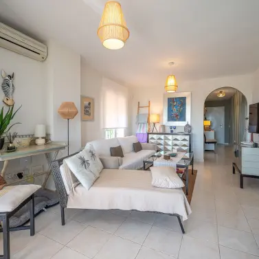 Sale of middle floor apartment in Riviera del Sol