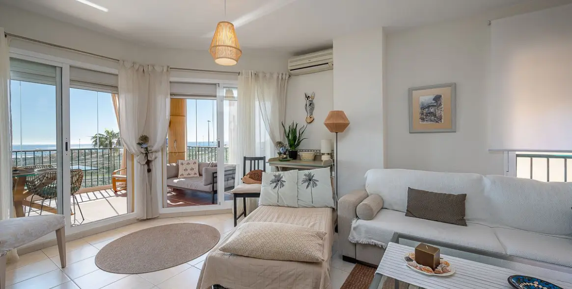 Sale of middle floor apartment in Riviera del Sol 8