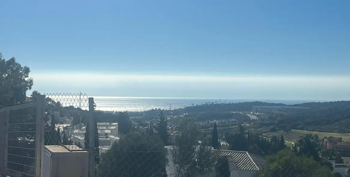 Sale of residential plot in Estepona 1