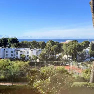 Sale of middle floor apartment in Miraflores