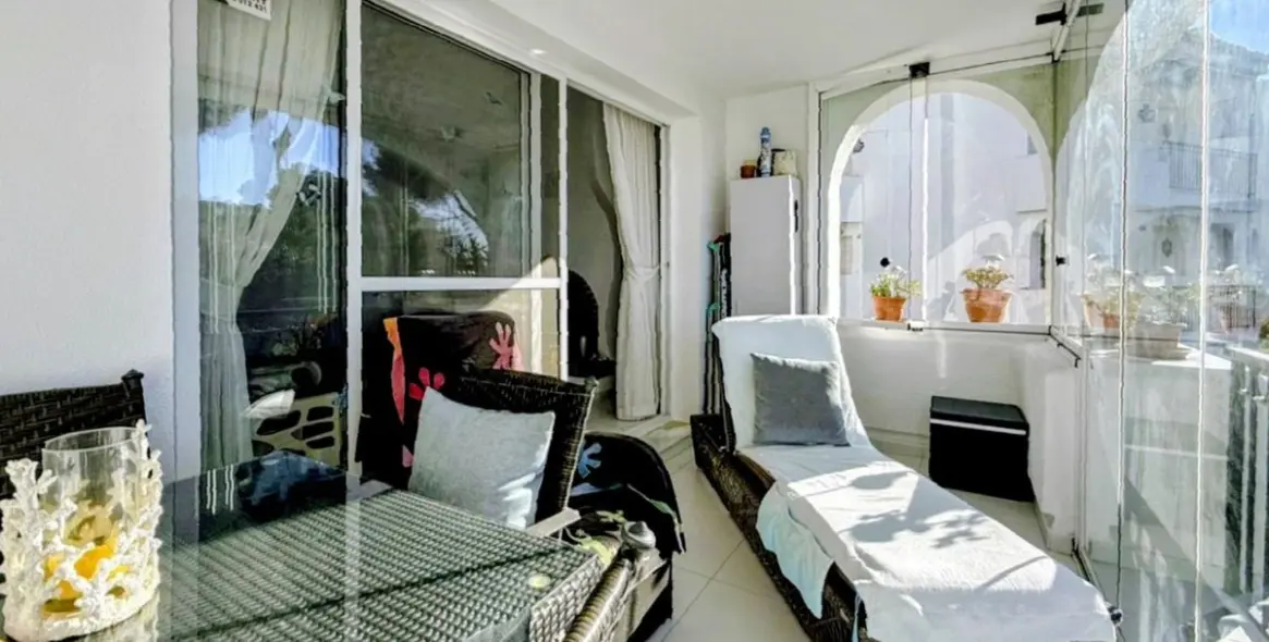 Sale of middle floor apartment in Miraflores 4