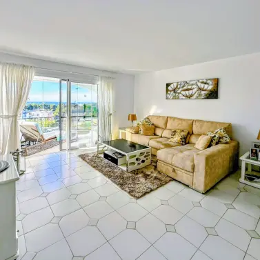 Sale of middle floor apartment in Miraflores