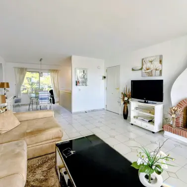 Sale of middle floor apartment in Miraflores