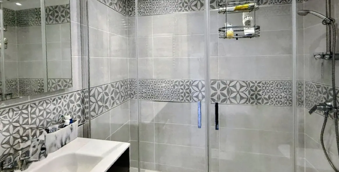 Sale of middle floor apartment in Miraflores 12