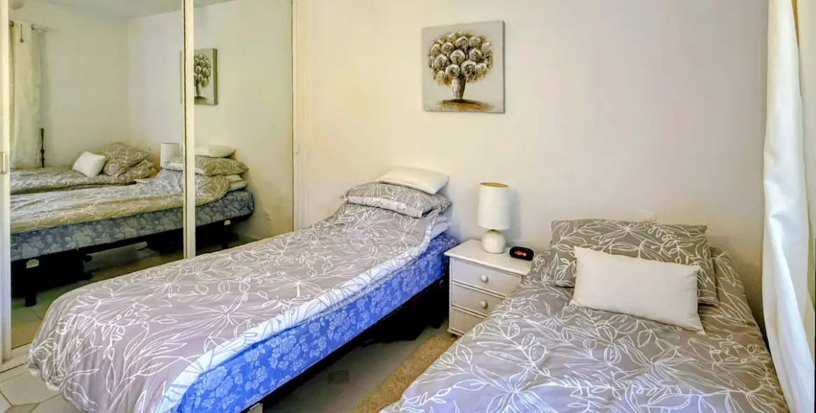 Sale of middle floor apartment in Miraflores 14