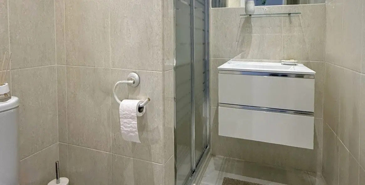 Sale of middle floor apartment in Miraflores 15