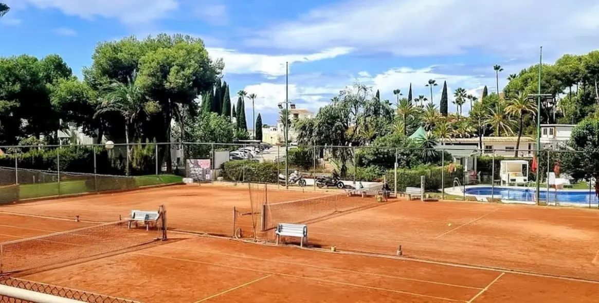 Sale of middle floor apartment in Miraflores 17