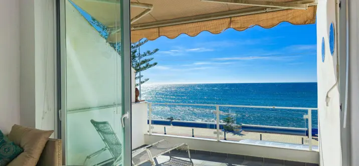 Продажа дома на две семьи в Lagos 0