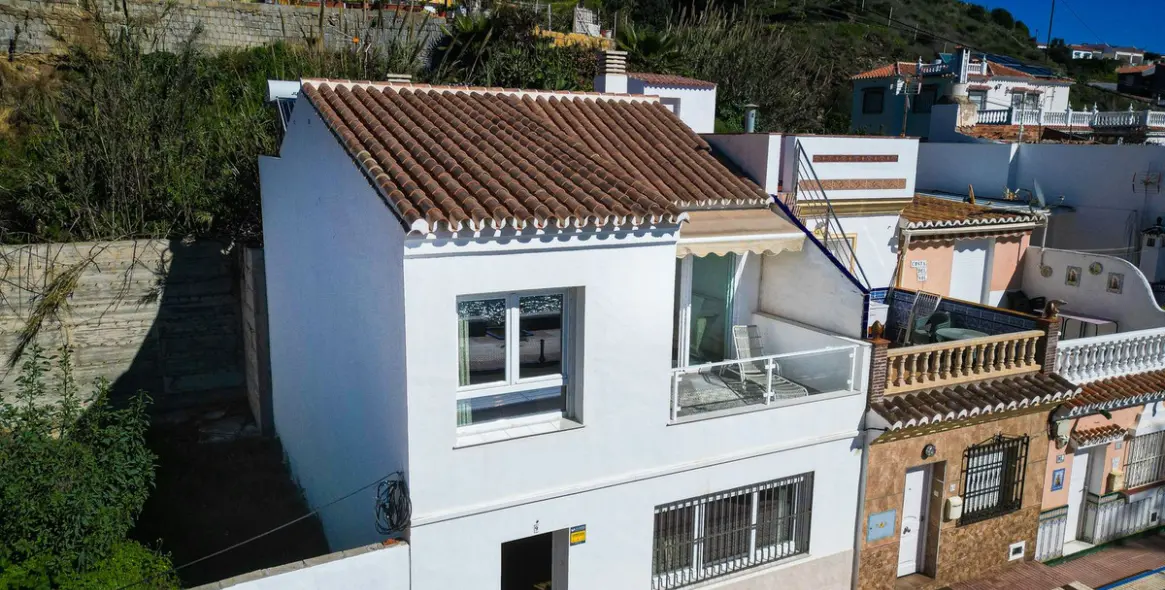 Sale of semi-detached house in Lagos 3