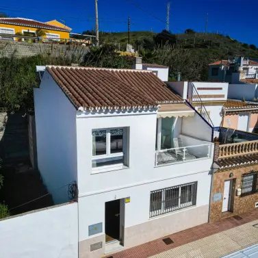 Продажа дома на две семьи в Lagos