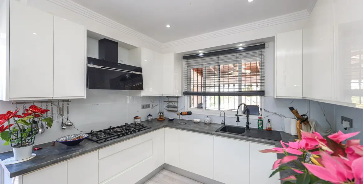 Продажа  отдельно стоящей виллы в Coín 15