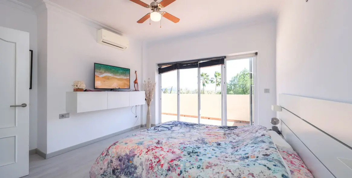 Продажа  отдельно стоящей виллы в Coín 25