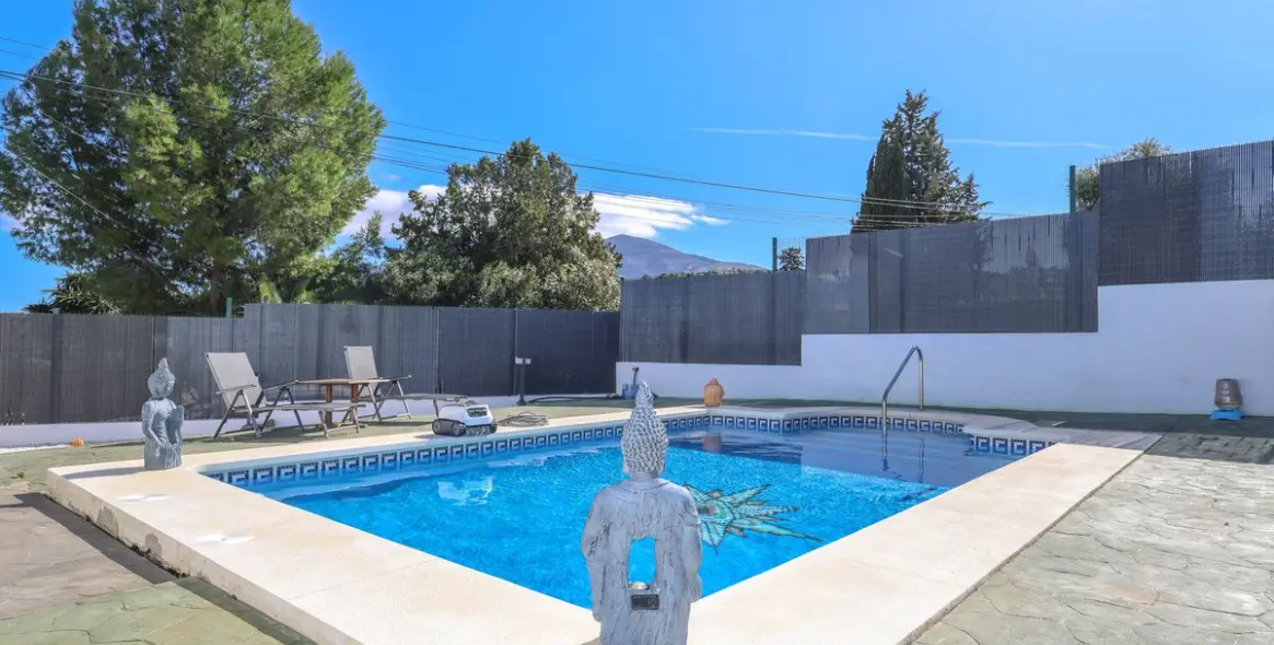 Продажа  отдельно стоящей виллы в Coín 42