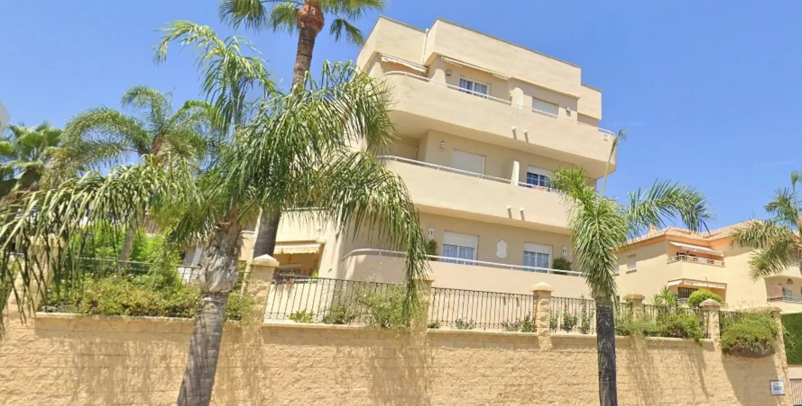 Продажа апартаментов на среднем этаже в Torremolinos 1