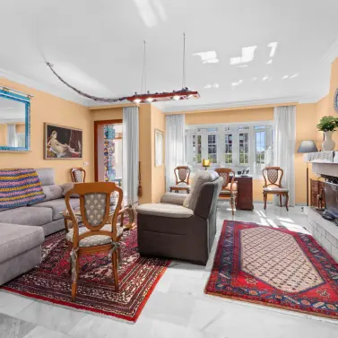 Продажа апартаментов на среднем этаже в Mijas