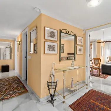 Продажа апартаментов на среднем этаже в Mijas