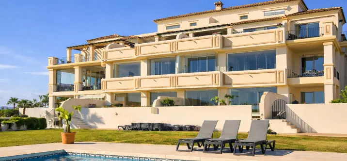 Sale of middle floor apartment in Selwo 2