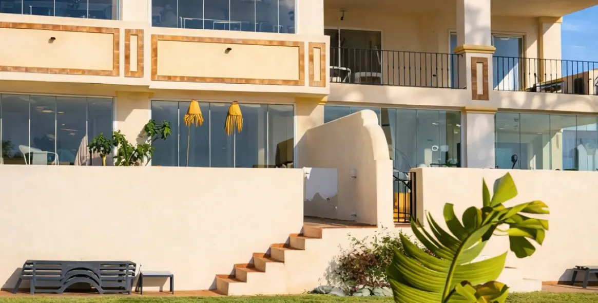 Sale of middle floor apartment in Selwo 18