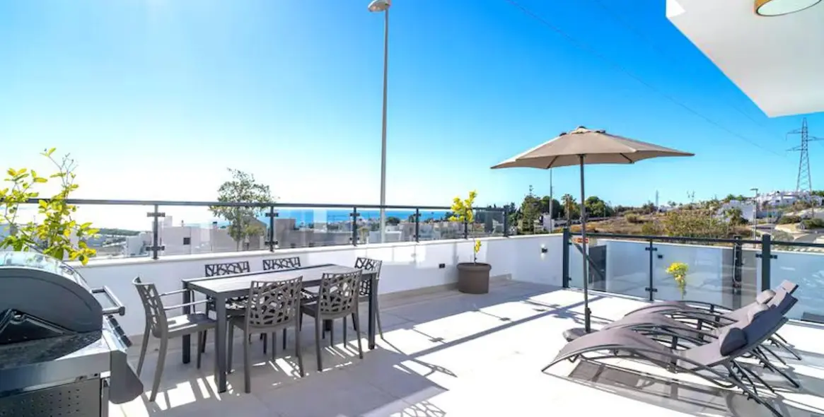 Sale of detached villa in Nerja 1